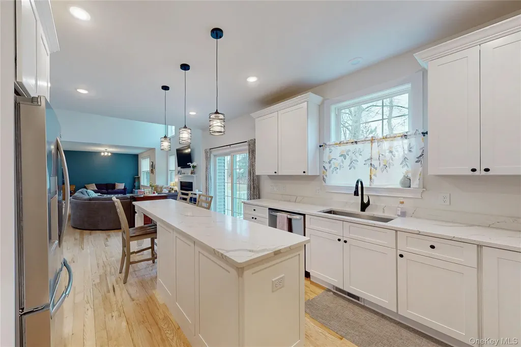 77 Kensington Lane Poughkeepsie NY 12603
