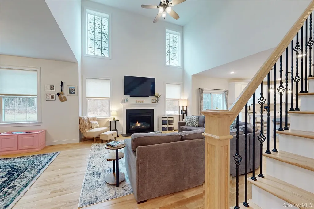 77 Kensington Lane Poughkeepsie NY 12603
