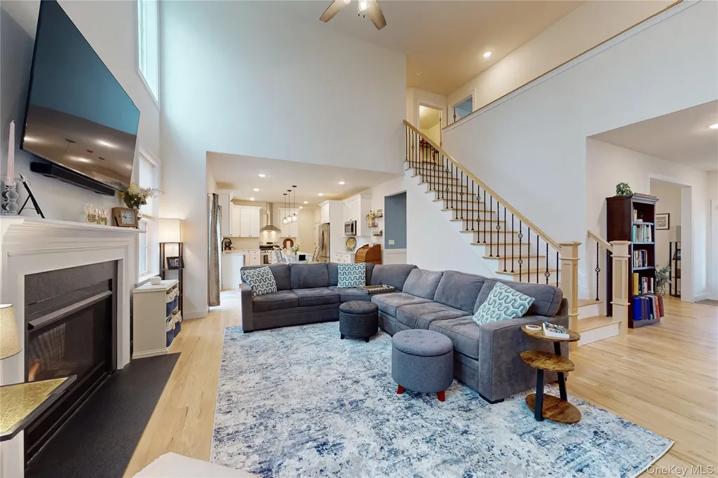 77 Kensington Lane Poughkeepsie NY 12603