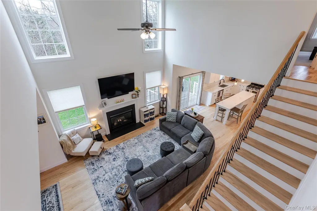 77 Kensington Lane Poughkeepsie NY 12603