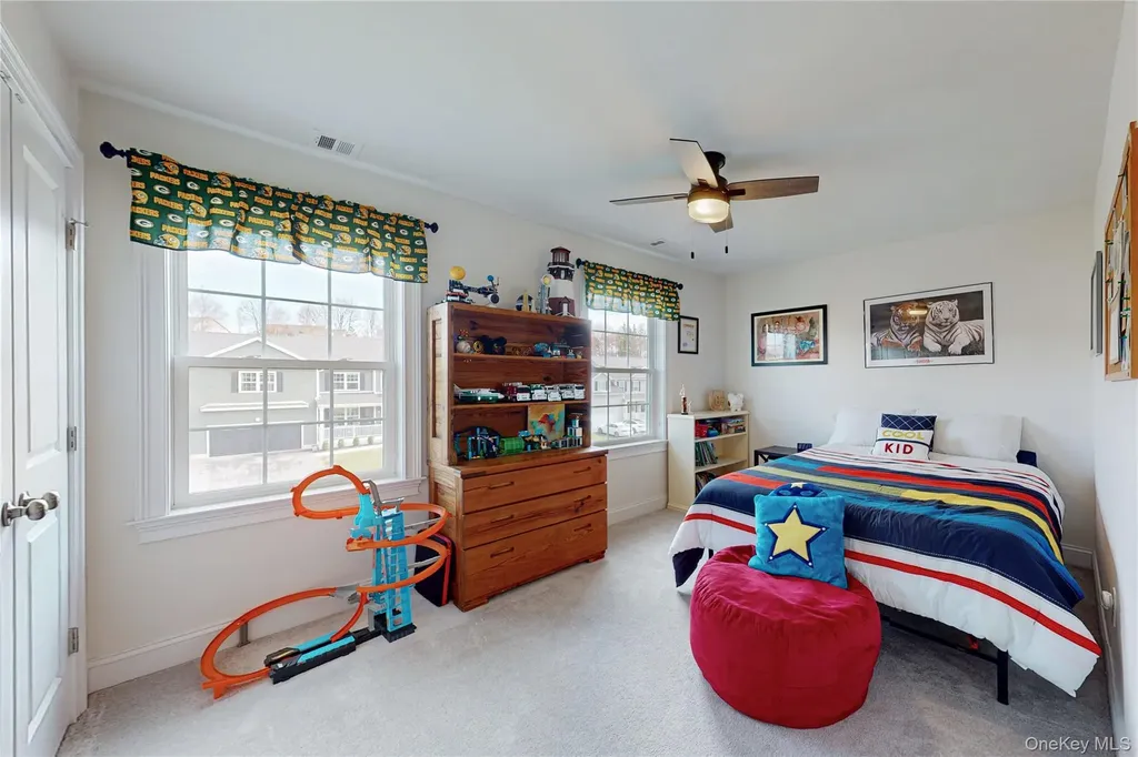 77 Kensington Lane Poughkeepsie NY 12603
