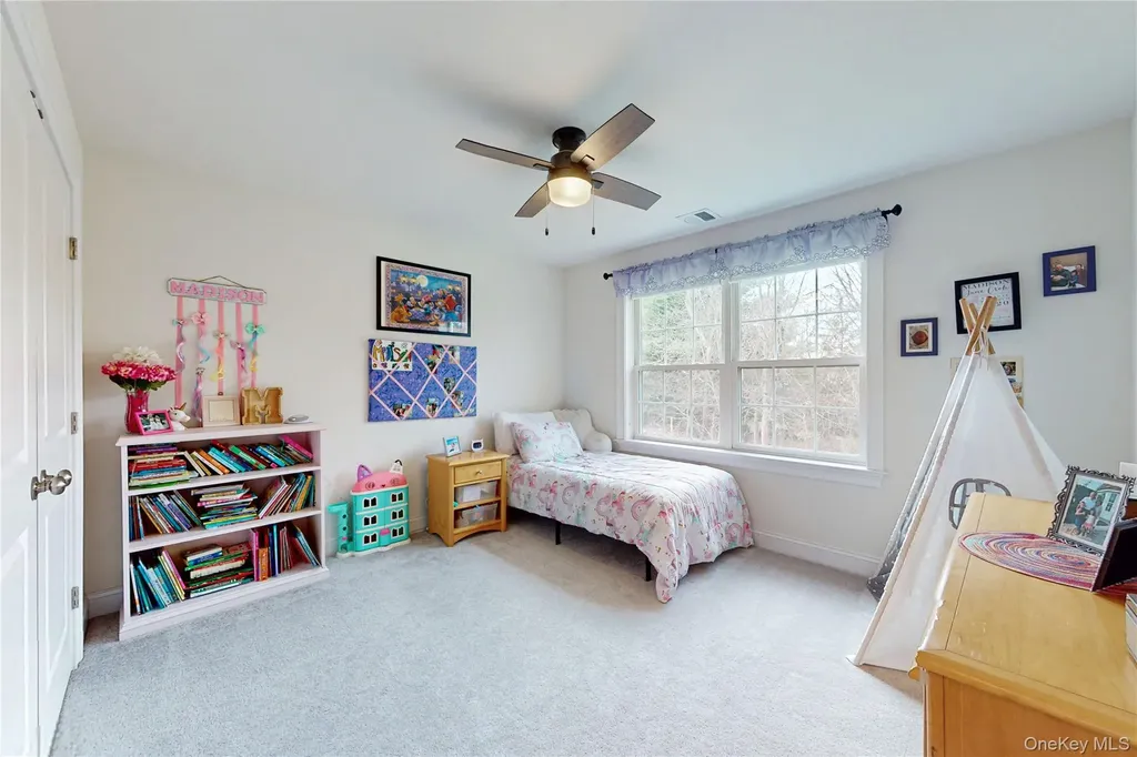 77 Kensington Lane Poughkeepsie NY 12603