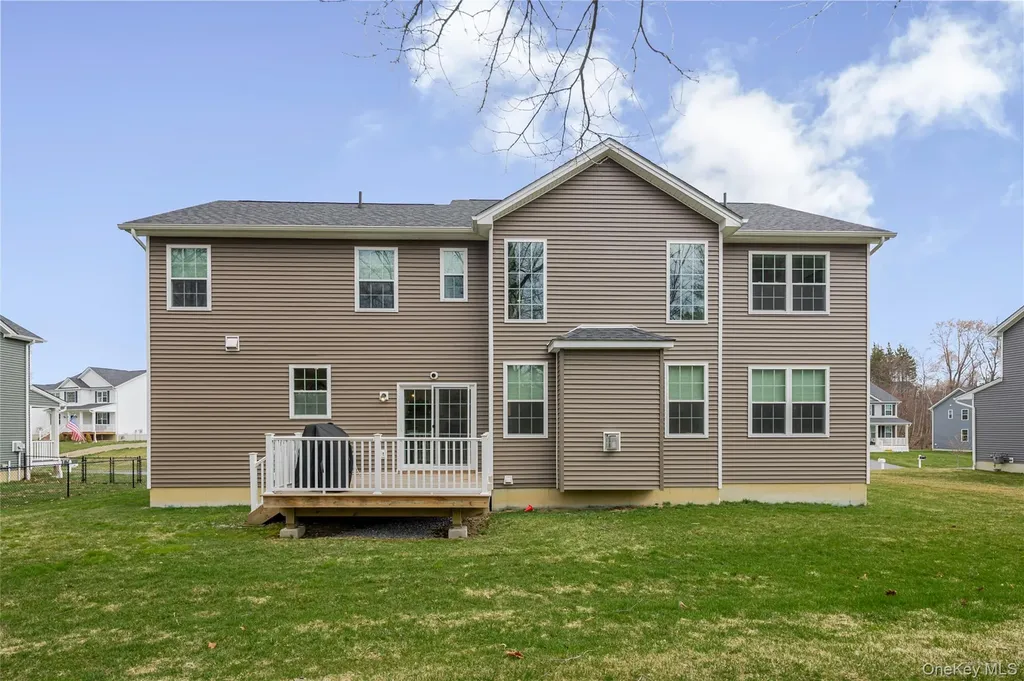 77 Kensington Lane Poughkeepsie NY 12603