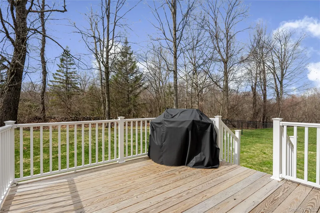 77 Kensington Lane Poughkeepsie NY 12603