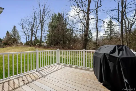 77 Kensington Lane Poughkeepsie NY 12603