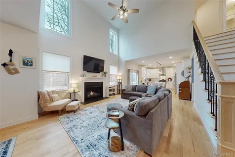 77 Kensington Lane Poughkeepsie NY 12603