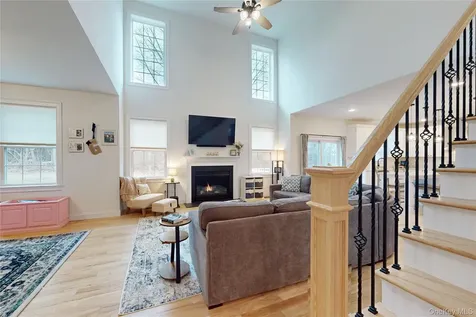 77 Kensington Lane Poughkeepsie NY 12603