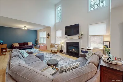 77 Kensington Lane Poughkeepsie NY 12603