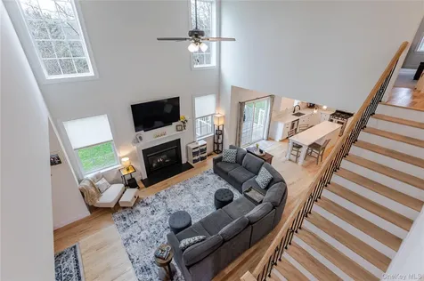 77 Kensington Lane Poughkeepsie NY 12603