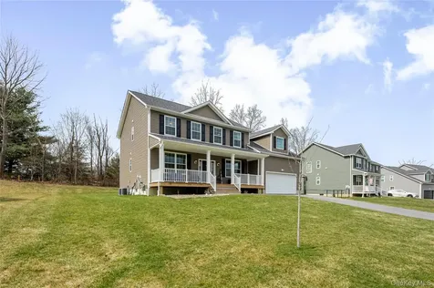 77 Kensington Lane Poughkeepsie NY 12603
