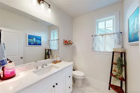 77 Kensington Lane Poughkeepsie NY 12603