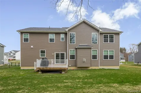 77 Kensington Lane Poughkeepsie NY 12603