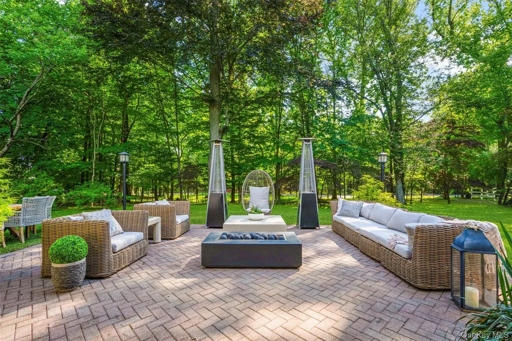 6 Trails End Rye NY 10580