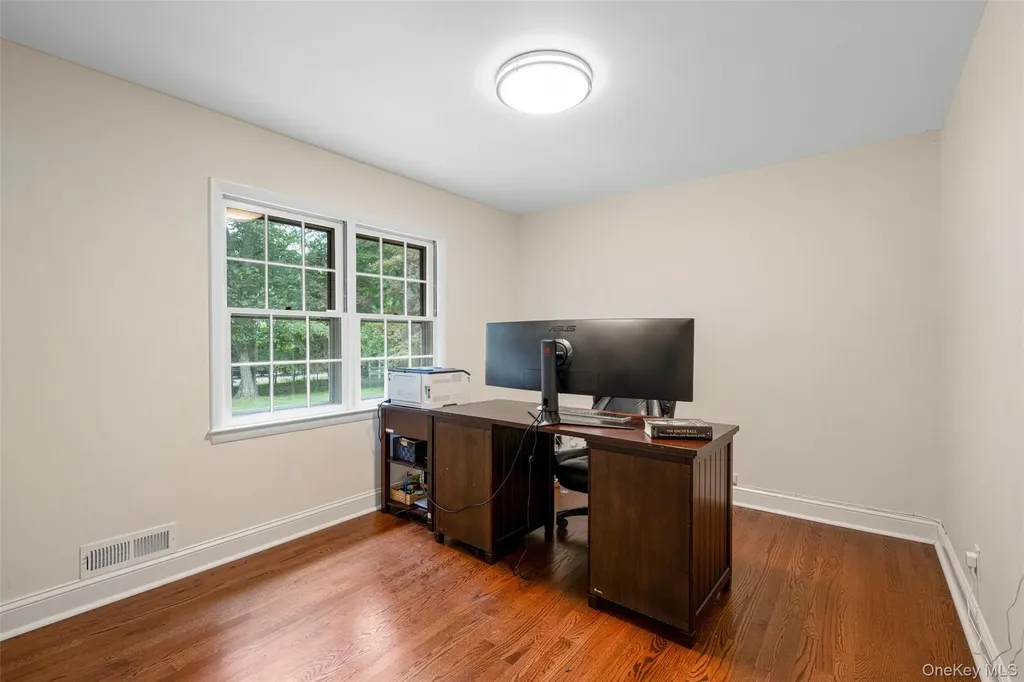 6 Trails End Rye NY 10580