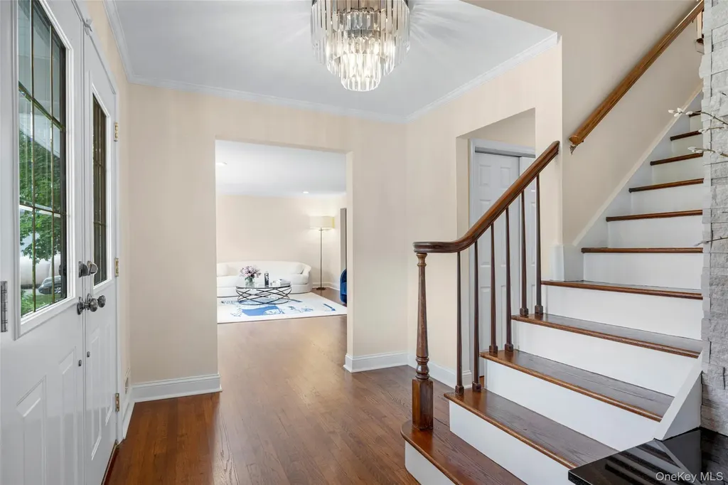 6 Trails End Rye NY 10580