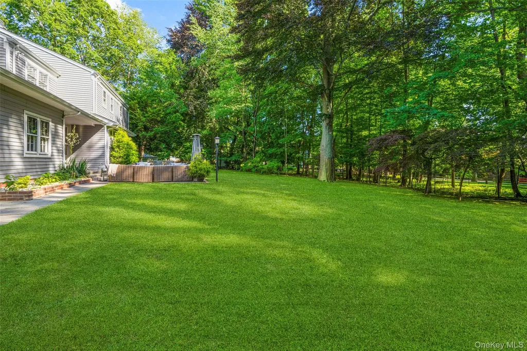 6 Trails End Rye NY 10580