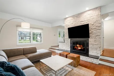 6 Trails End Rye NY 10580