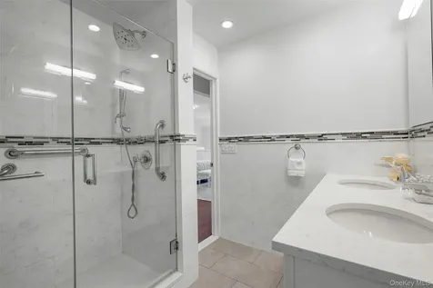 6 Trails End Rye NY 10580