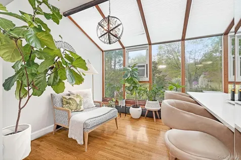 87 Lakeview Avenue Hartsdale NY 10530