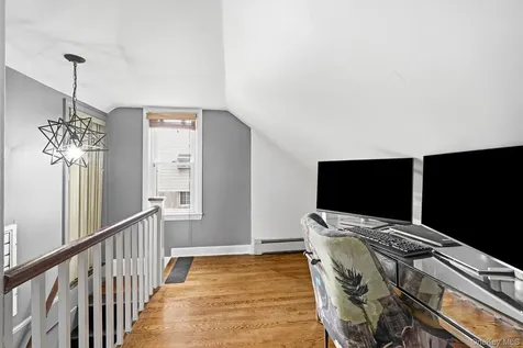 87 Lakeview Avenue Hartsdale NY 10530