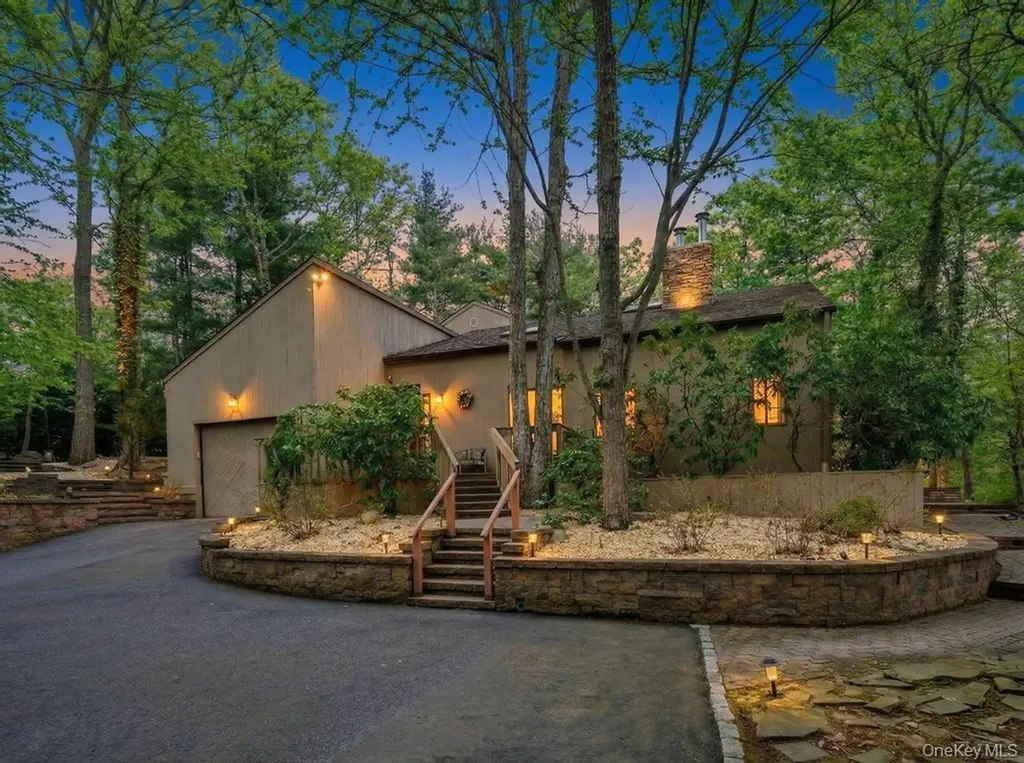 1 Audubon Gate Miller Place NY 11764
