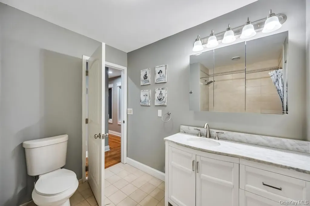 1 Audubon Gate Miller Place NY 11764