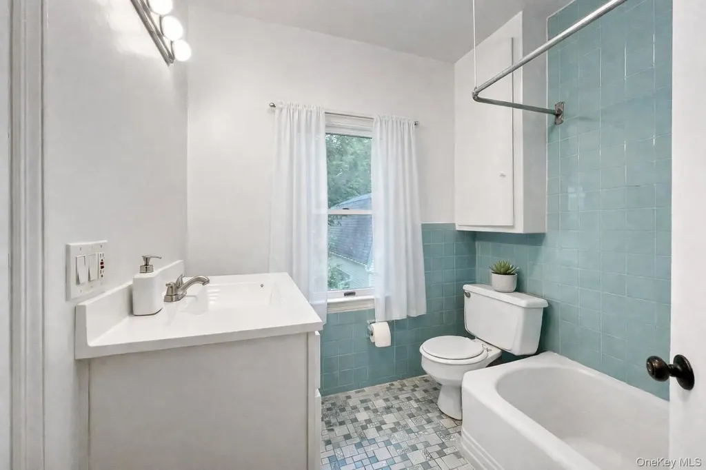 1311 Henry Avenue Mamaroneck NY 10543