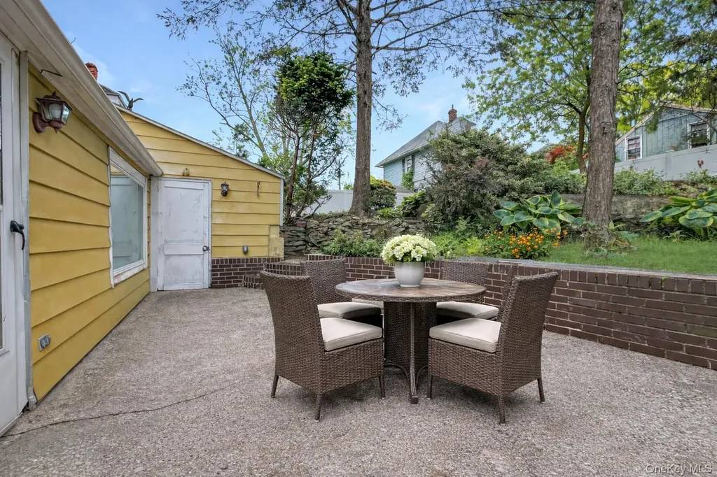 1311 Henry Avenue Mamaroneck NY 10543