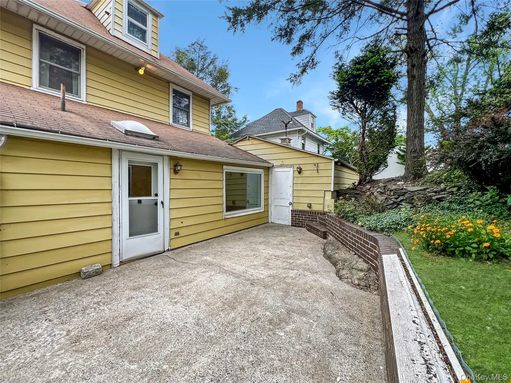 1311 Henry Avenue Mamaroneck NY 10543