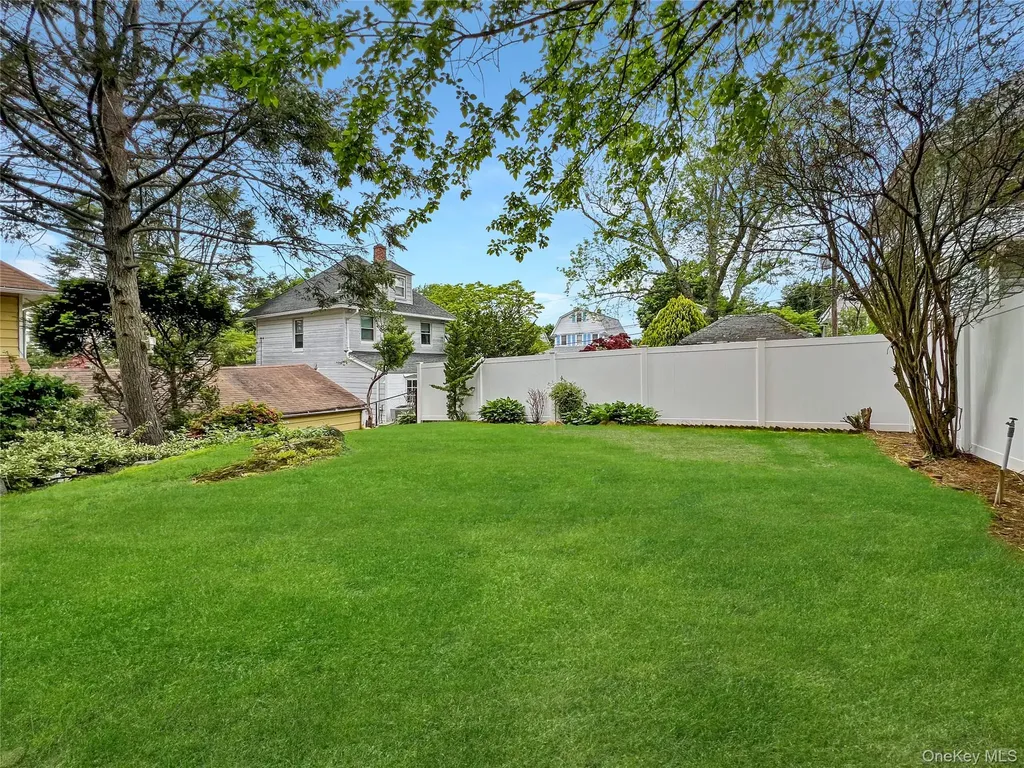 1311 Henry Avenue Mamaroneck NY 10543