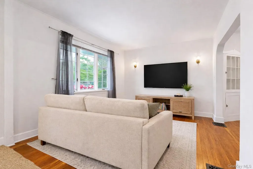 1311 Henry Avenue Mamaroneck NY 10543