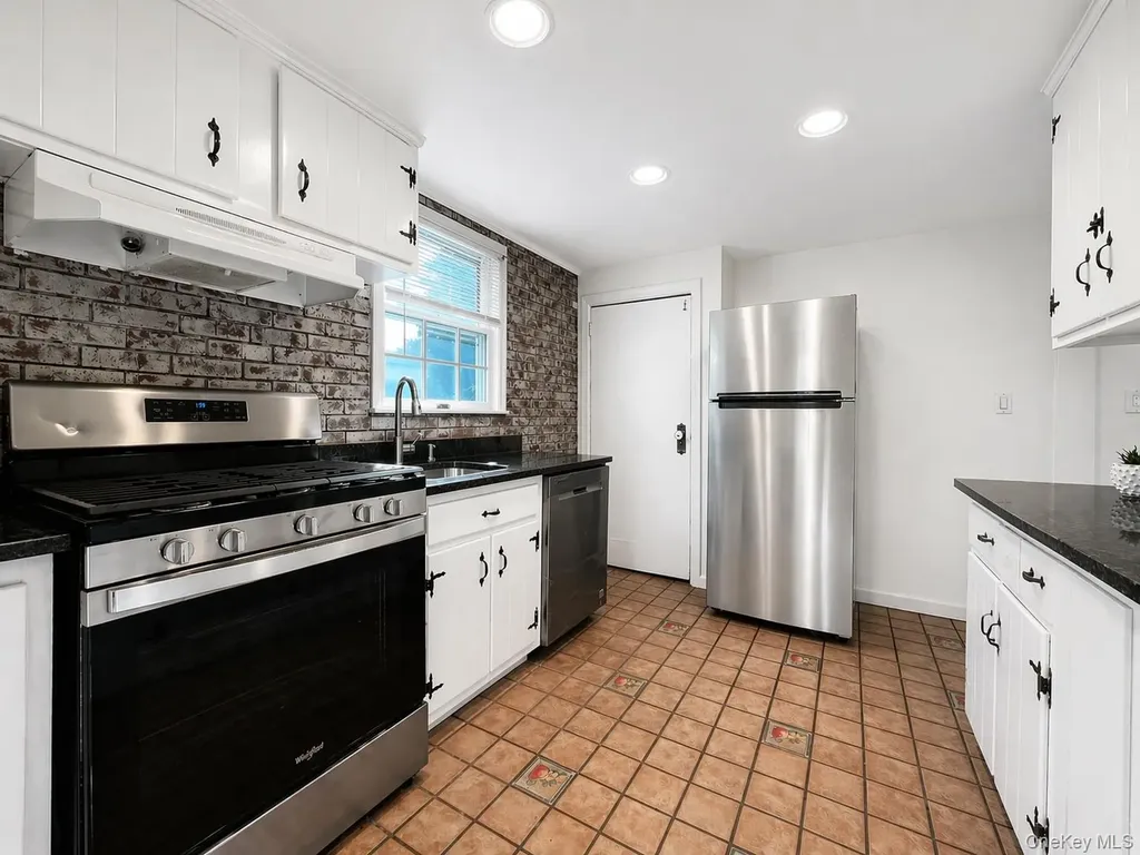 1311 Henry Avenue Mamaroneck NY 10543