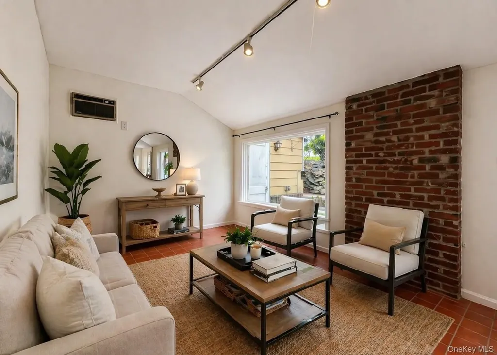 1311 Henry Avenue Mamaroneck NY 10543
