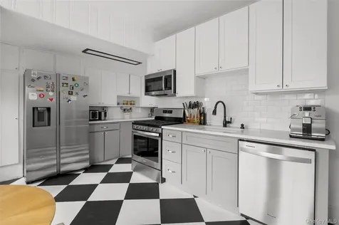 32 Stuyvesant Avenue Larchmont NY 10538