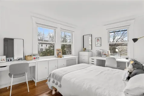 32 Stuyvesant Avenue Larchmont NY 10538