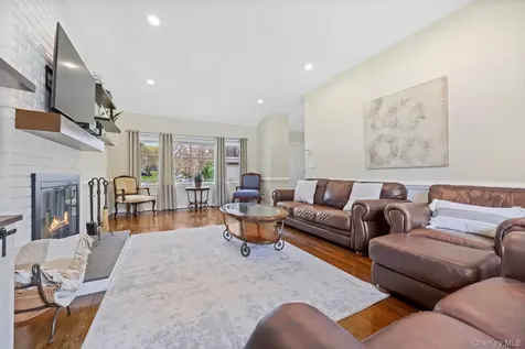 24 Aspen Road New Rochelle NY 10804