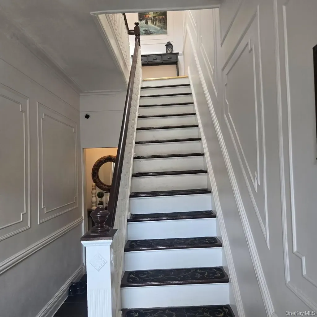 64-07 68th Street Ridgewood NY 11385