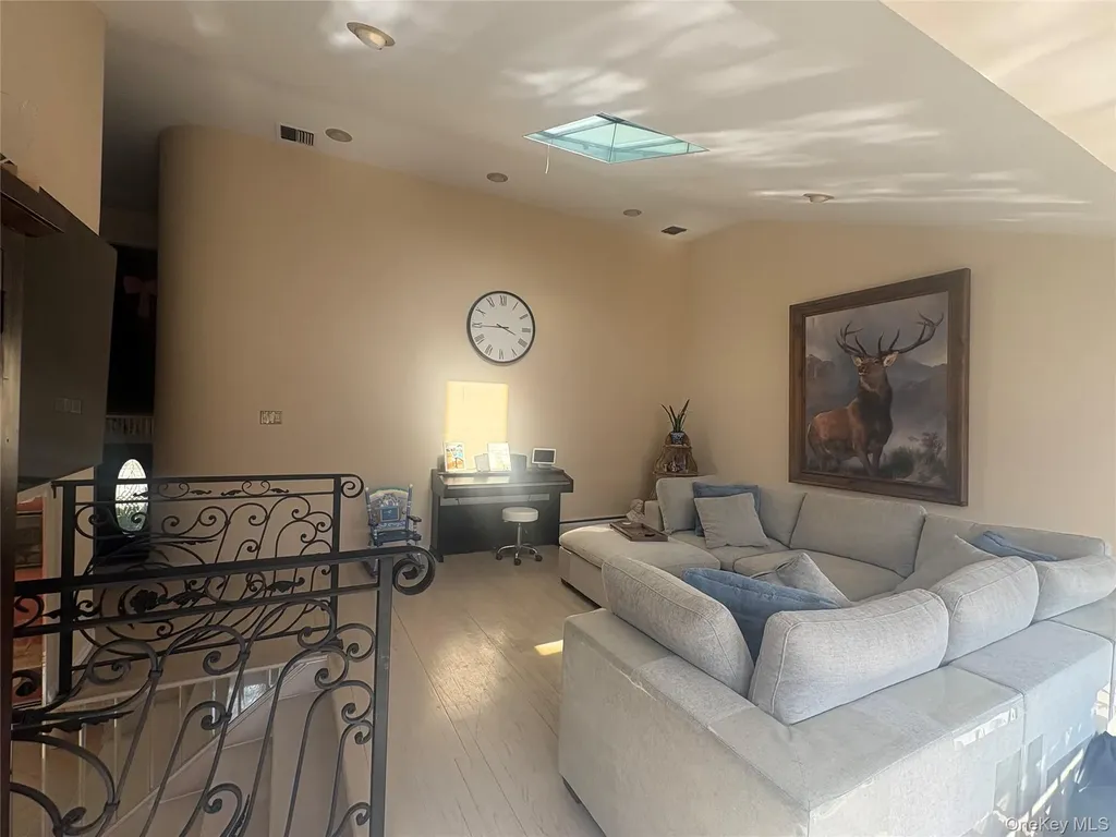 3780 Greentree Drive Oceanside NY 11572