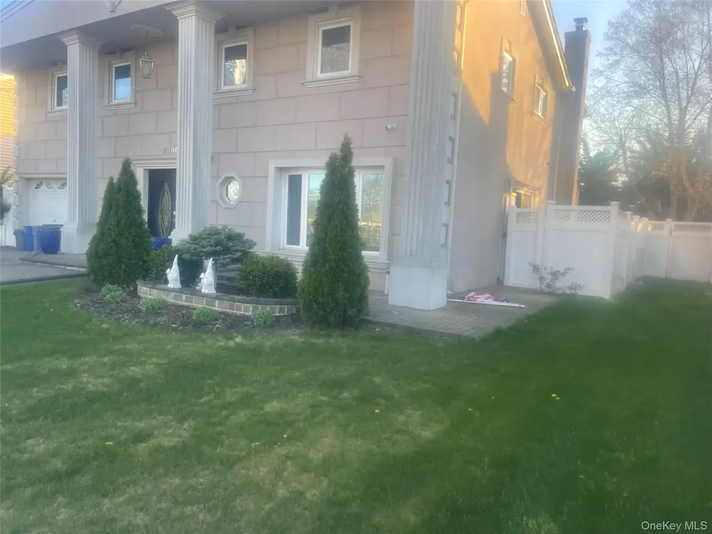 3780 Greentree Drive Oceanside NY 11572