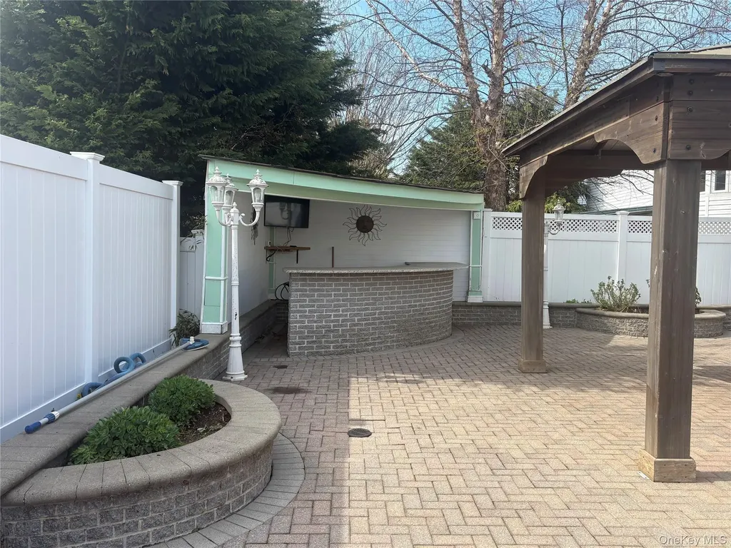 3780 Greentree Drive Oceanside NY 11572