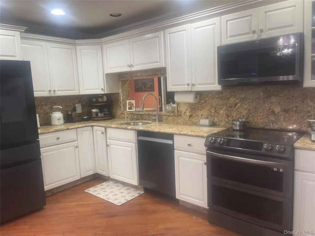 3780 Greentree Drive Oceanside NY 11572