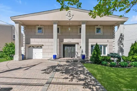 3780 Greentree Drive Oceanside NY 11572