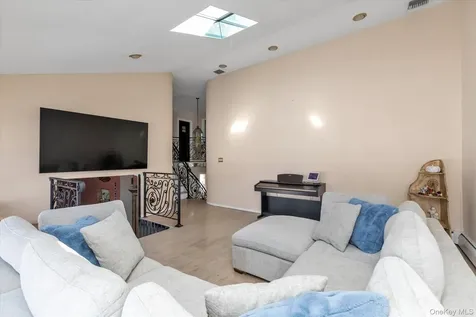 3780 Greentree Drive Oceanside NY 11572