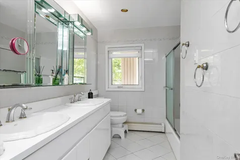 3780 Greentree Drive Oceanside NY 11572