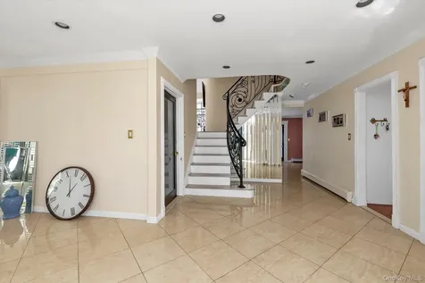 3780 Greentree Drive Oceanside NY 11572