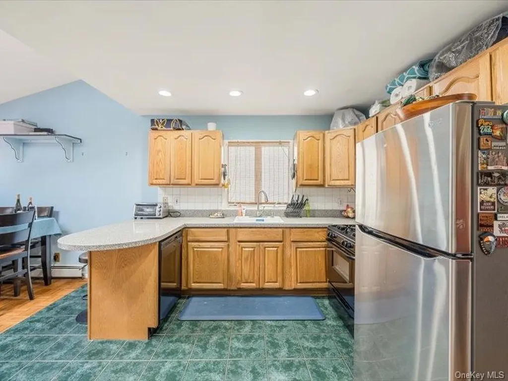 3229 Glennon Place Bronx NY 10465