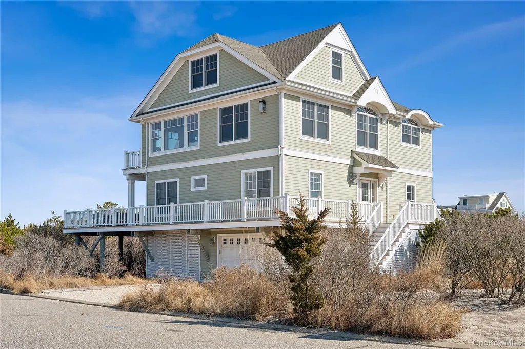 902 Dune Road Westhampton Dunes NY 11978