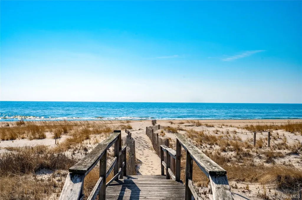 902 Dune Road Westhampton Dunes NY 11978