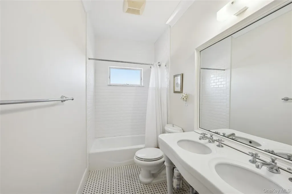 902 Dune Road Westhampton Dunes NY 11978