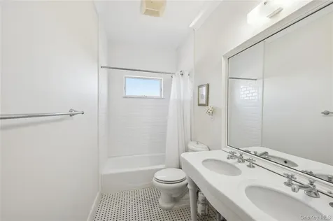 902 Dune Road Westhampton Dunes NY 11978